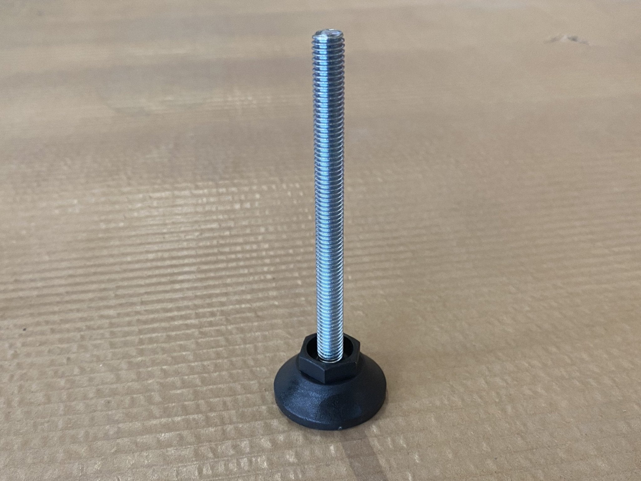 Justérbar fod (1 stk.)