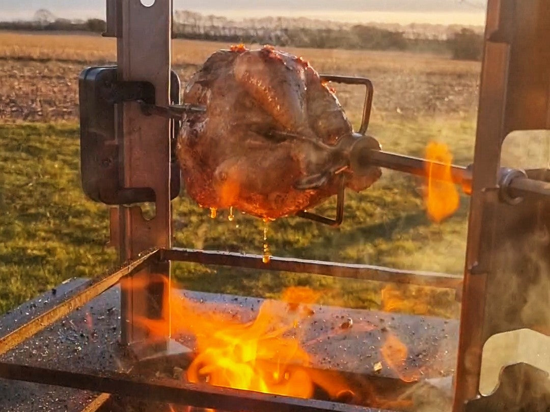 Kylling på rotisseriet på bålgrill🔥