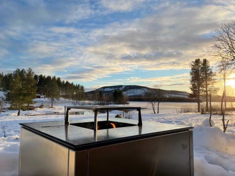 Feuergrill aus verzinktem Stahl von CUBY im Winter