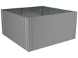 CUBY niedriger quadratischer Pflanzkübel aus verzinktem Stahl als freistehendes Produkt