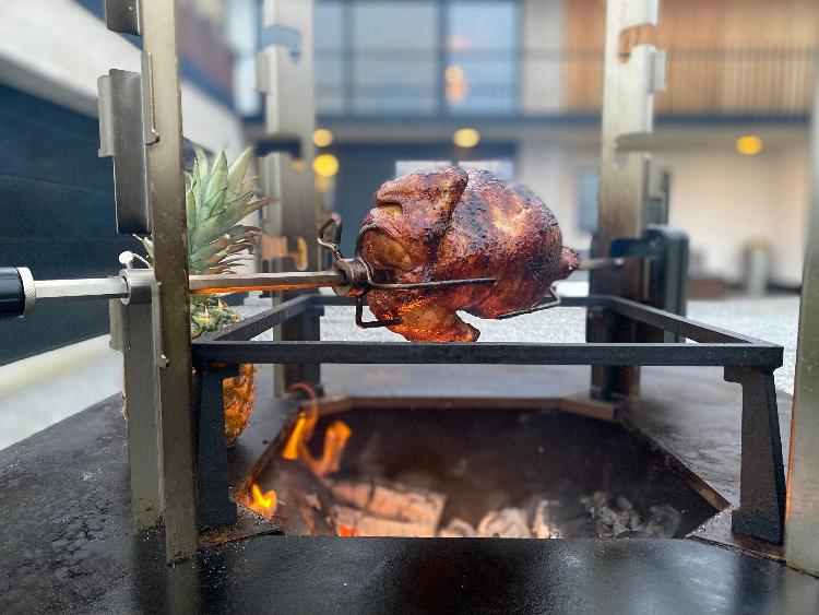 grillet-kylling-rotisserie