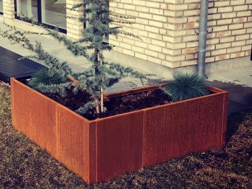 Vinkel plantekasse cortenstål CUBY 40 cm højde - flere længder